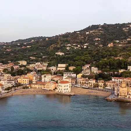 Prince Franklyn Hotel Hotell 4*